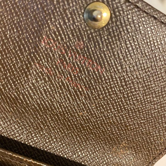 Authentic Louis Vuitton damier ebene key holder - Picture 6 of 6